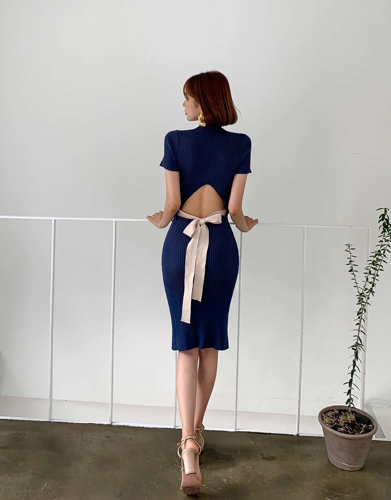 上品シルエットリブニット タイトミニワンピース