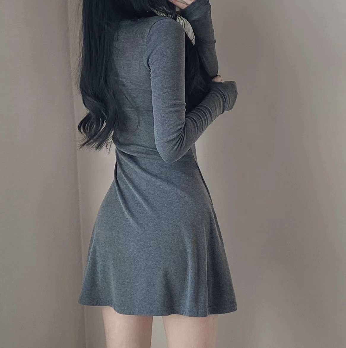 ミニワンピース シンプル無地 超ミニ丈 タイトニットワンピ 韓国風