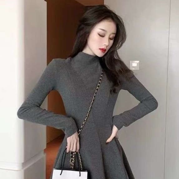 【秋冬コーデ】モックネック フレアニットミニワンピース