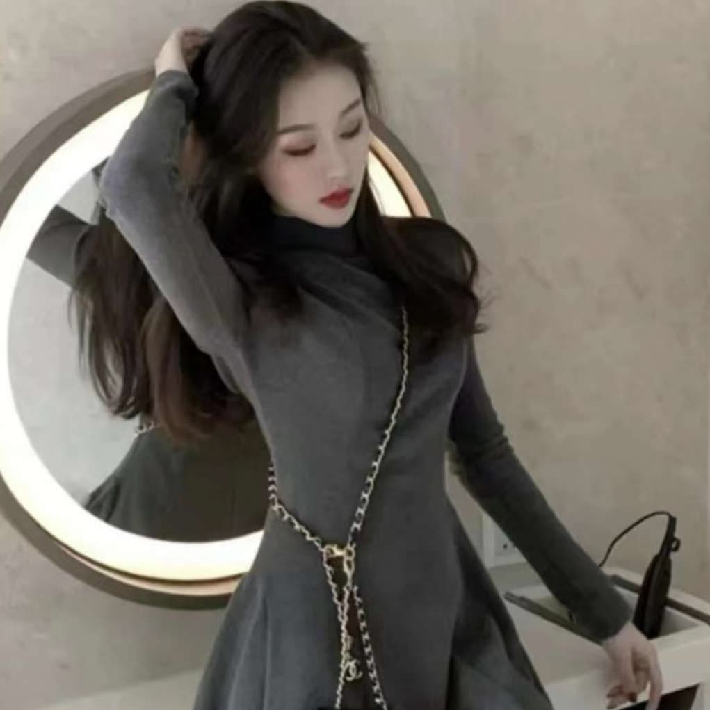 【秋冬コーデ】モックネック フレアニットミニワンピース