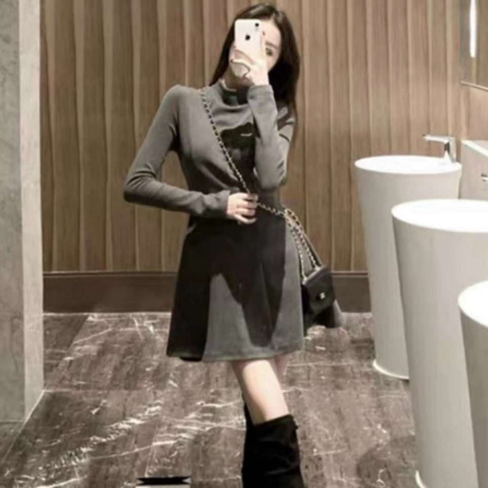 【秋冬コーデ】モックネック フレアニットミニワンピース