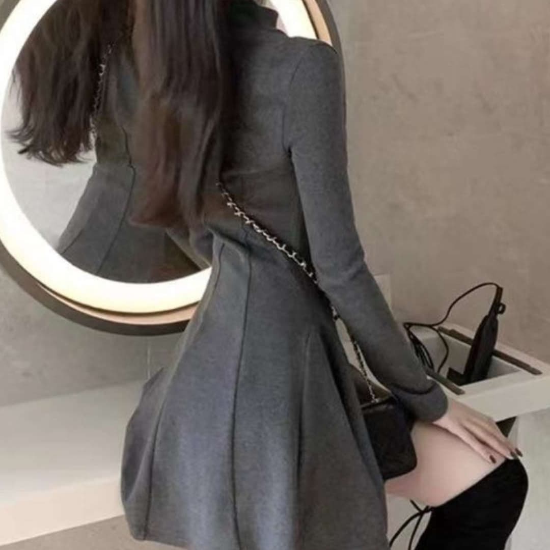 【秋冬コーデ】モックネック フレアニットミニワンピース