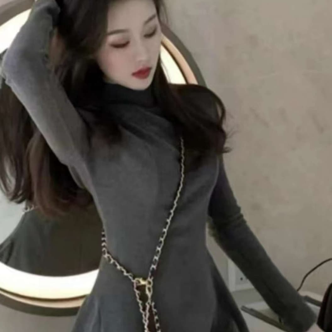 【秋冬コーデ】モックネック フレアニットミニワンピース