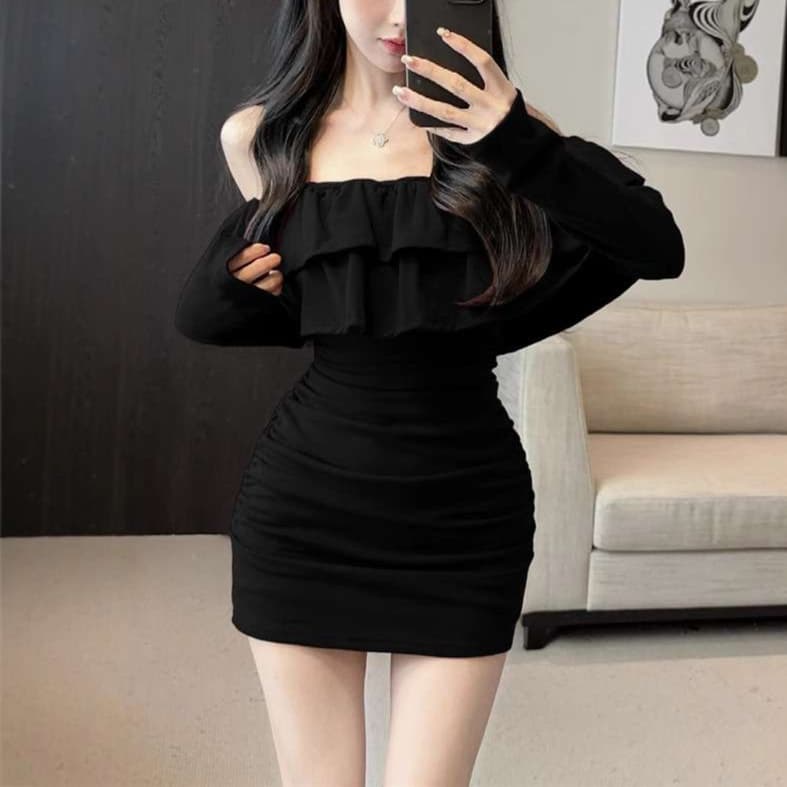 ミニワンピース フリルオフショルダー 超ミニ丈タイトワンピ