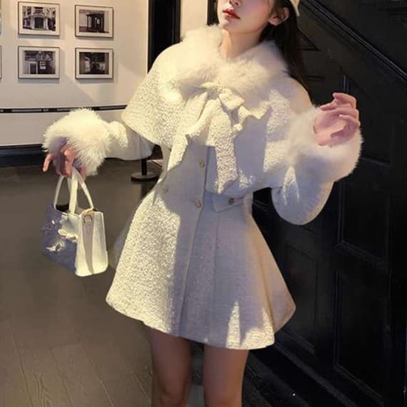 ミニワンピース ふわもこ襟付きフレアデザイン 胸元リボン