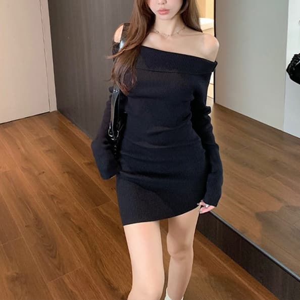 肩魅せリブニットミニワンピース