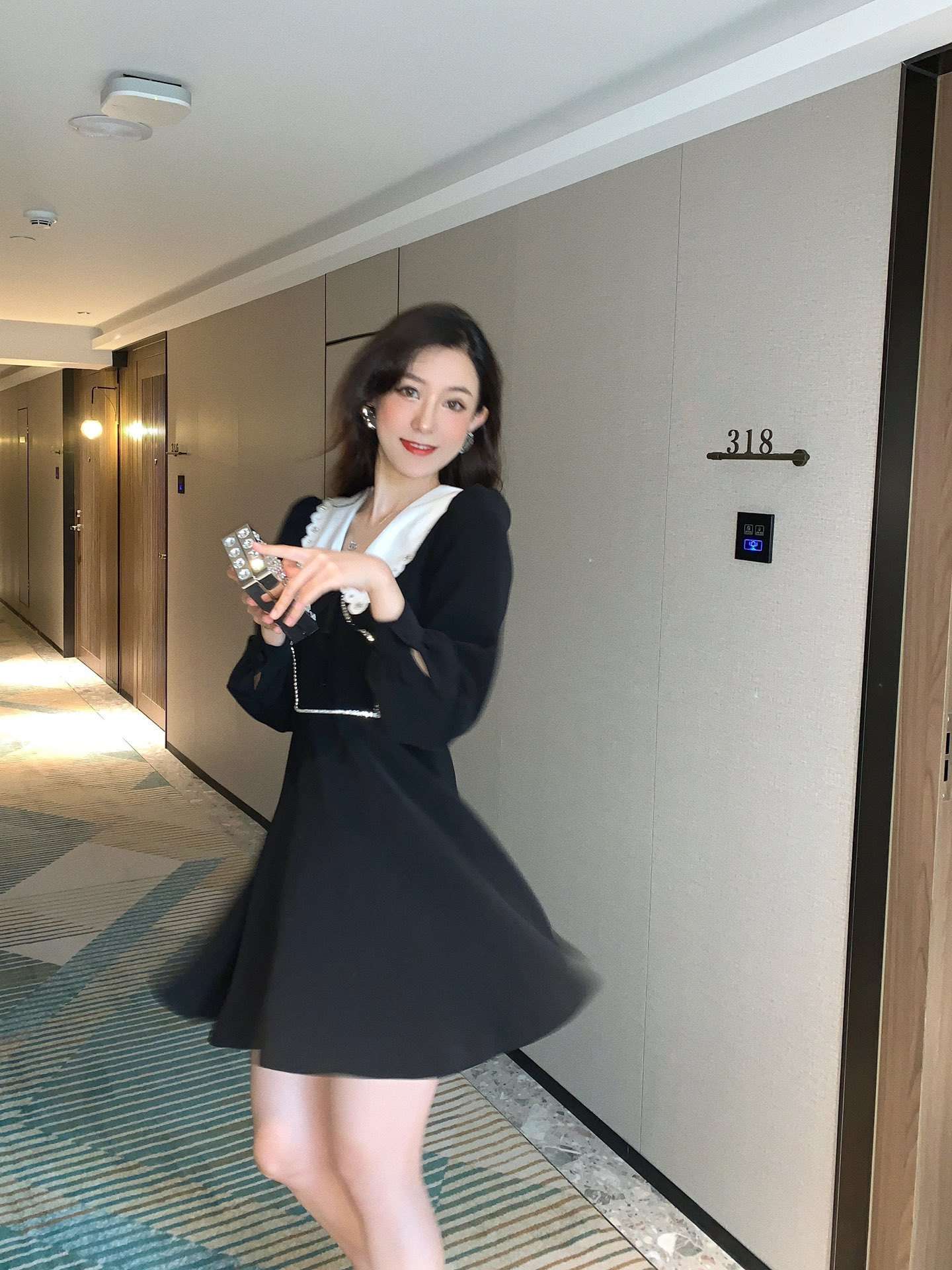 レース襟パール装飾フレアミニワンピース