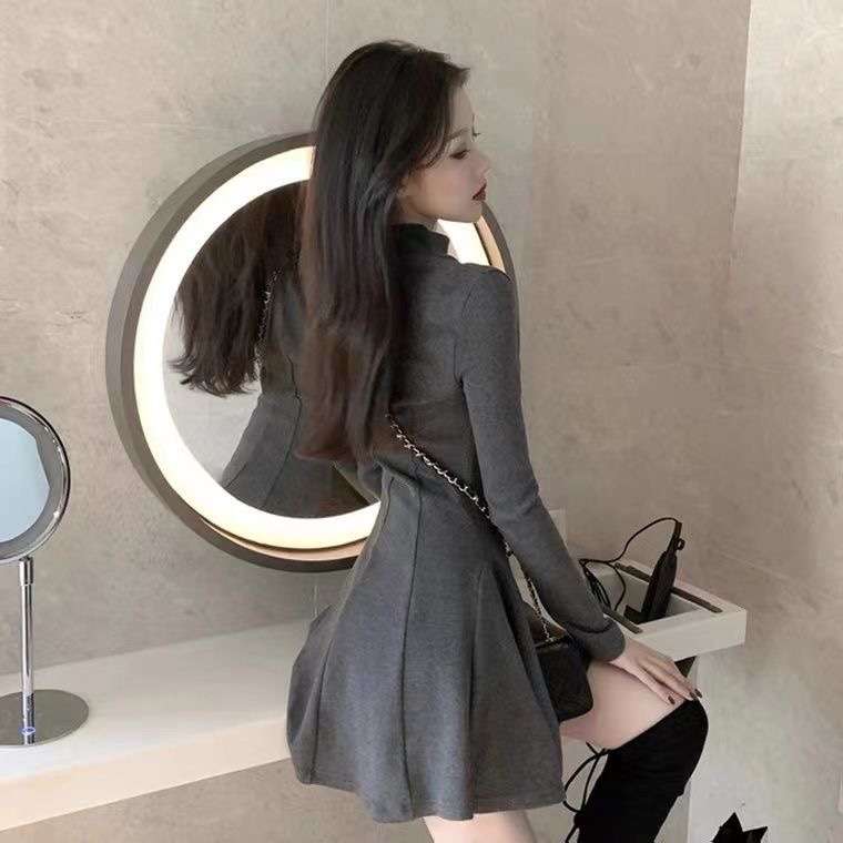 【秋冬コーデ】モックネック フレアニットミニワンピース