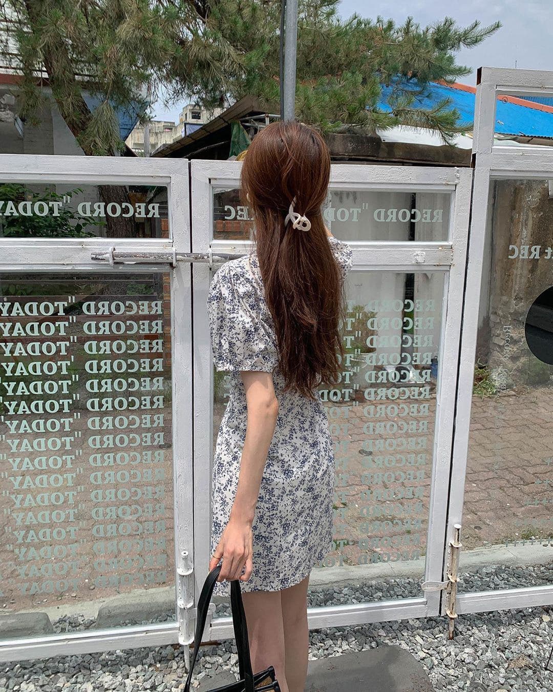 ミニワンピース 小花柄フリル袖 半袖ワンピ