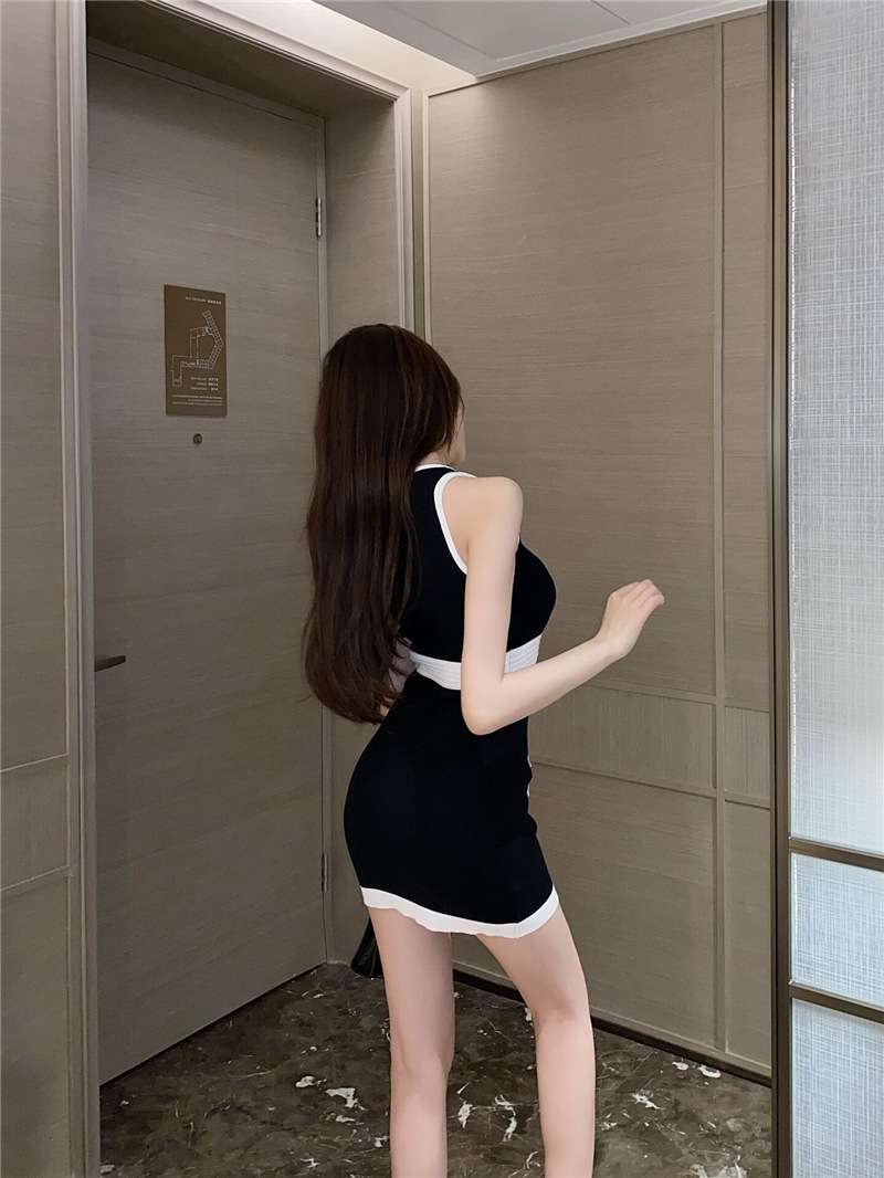 ミニワンピース モダンラインボタンデザイン 超ミニ丈タイト