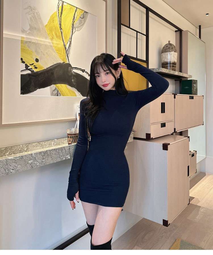 ミニワンピース シンプル美シルエット ハイネックタイトワンピ