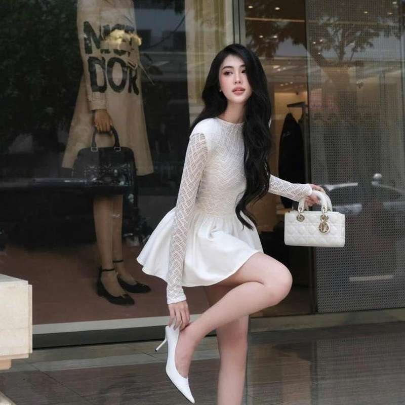 レース袖ミニフレアワンピース