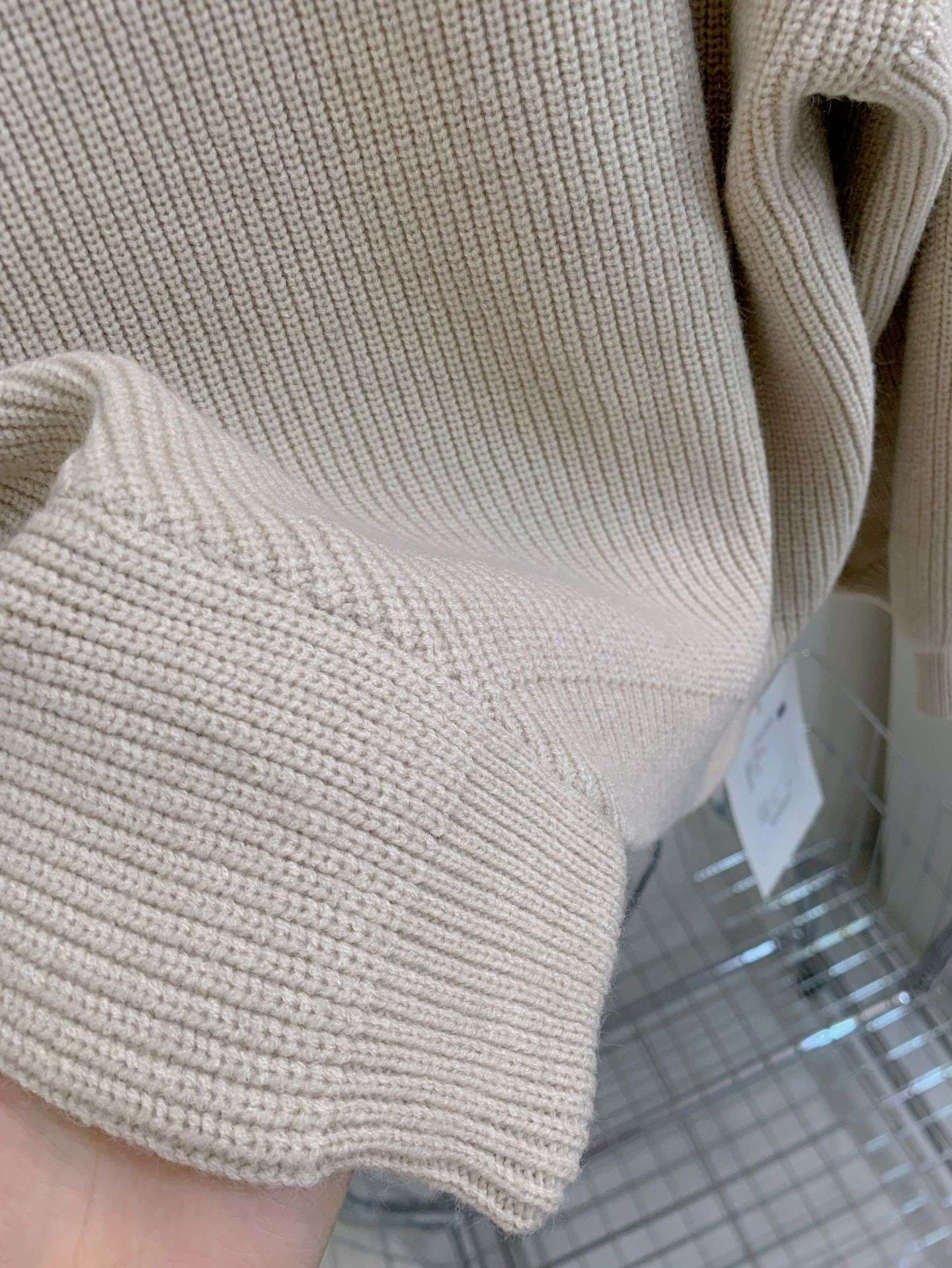 オフショルダーニットミニワンピース