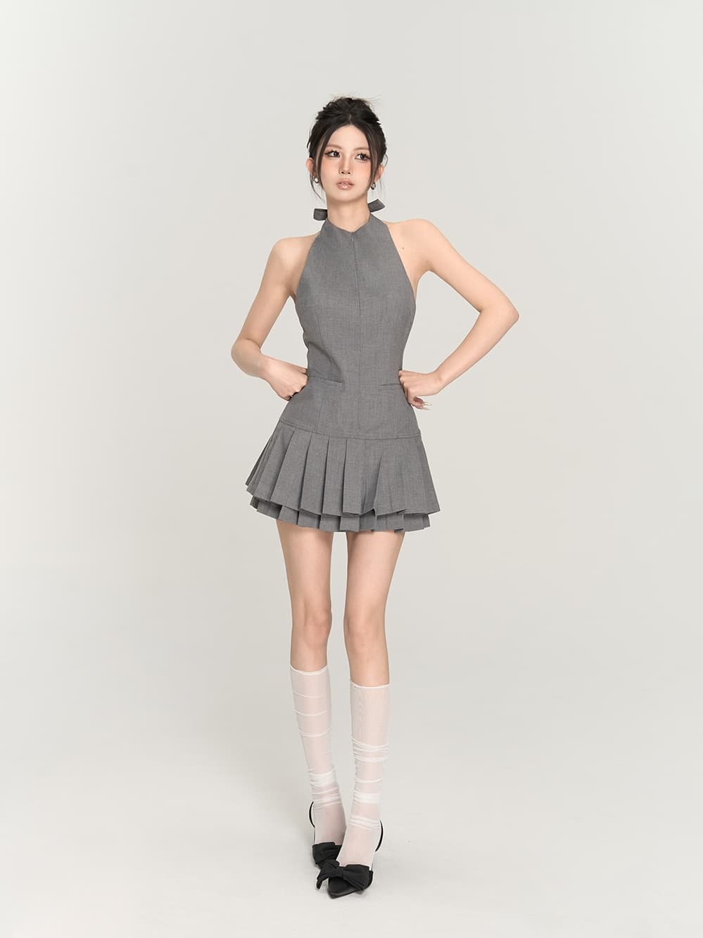 ホルターネックプリーツ フレアミニワンピース