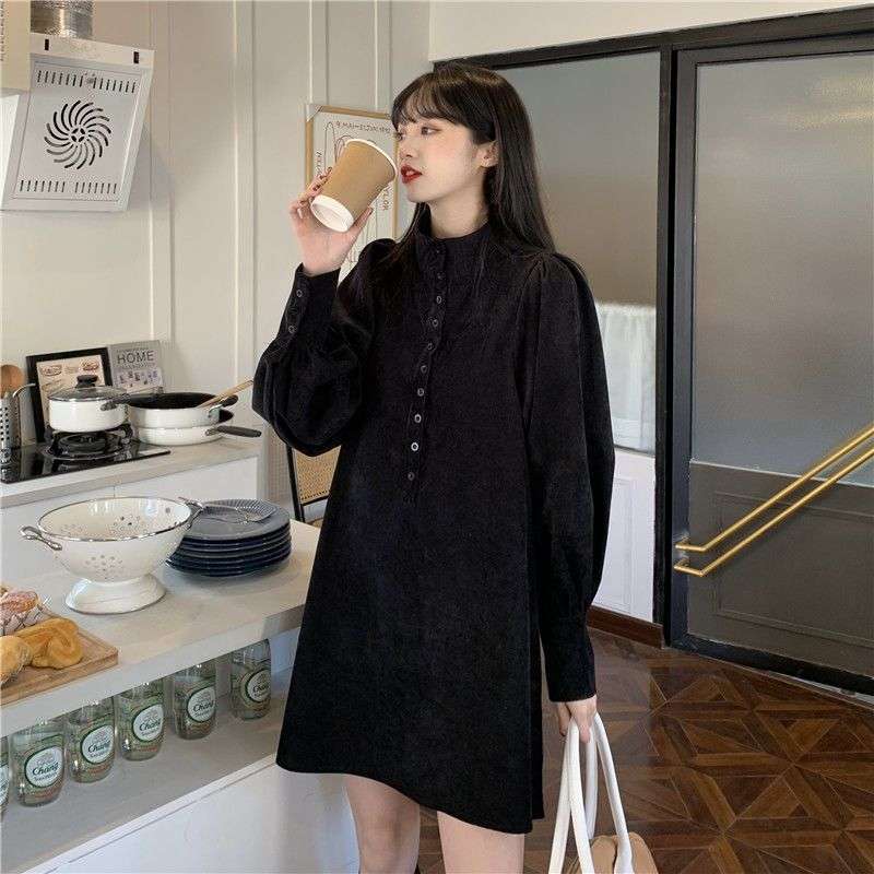ゆったりシルエットのシャツミニワンピース
