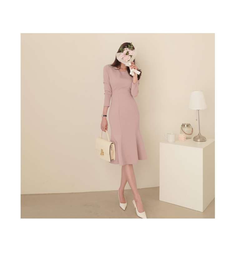 ミニワンピース マーメイドシルエットのフレアワンピース