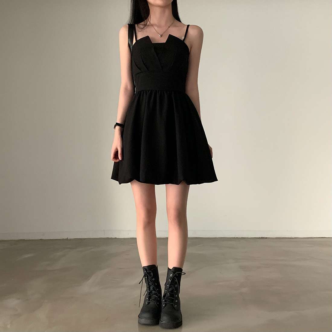 シンプルプリーツキャミミニワンピース