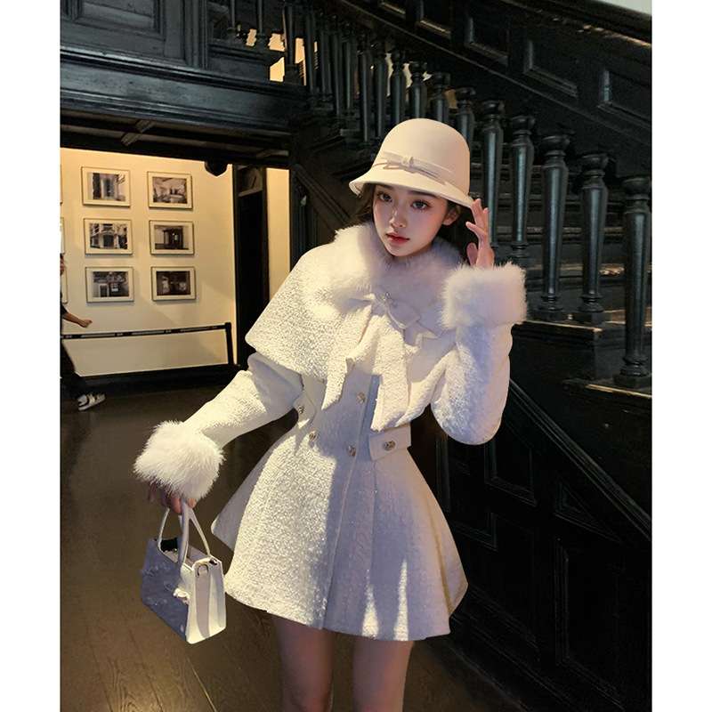 ミニワンピース ふわもこ襟付きフレアデザイン 胸元リボン