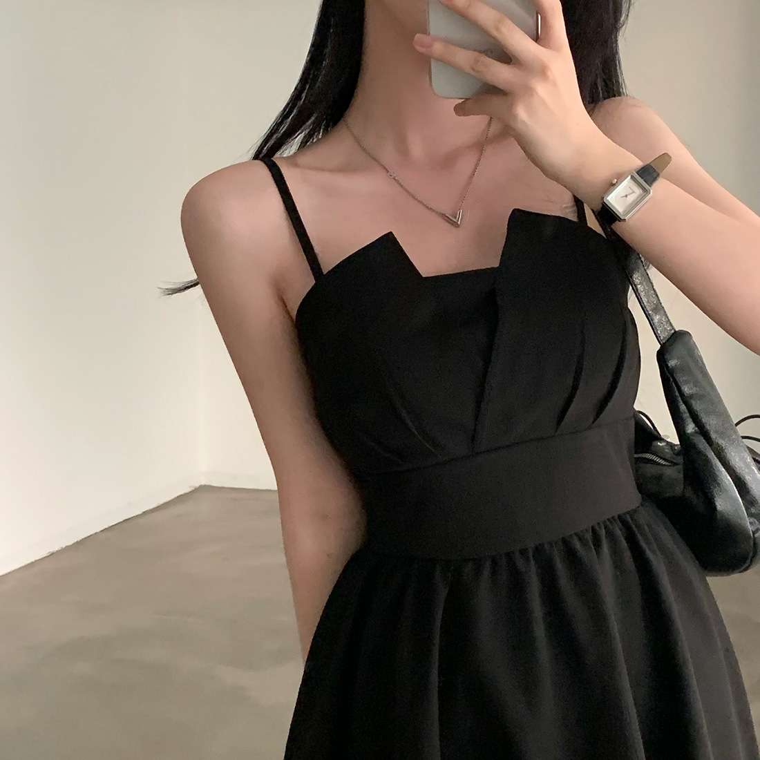 シンプルプリーツキャミミニワンピース