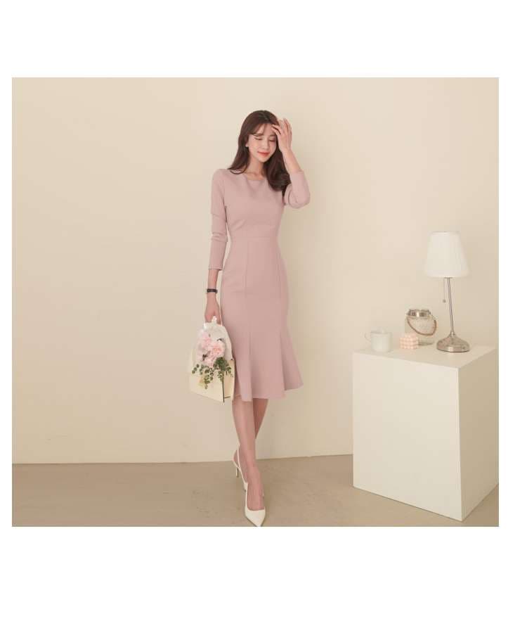 ミニワンピース マーメイドシルエットのフレアワンピース