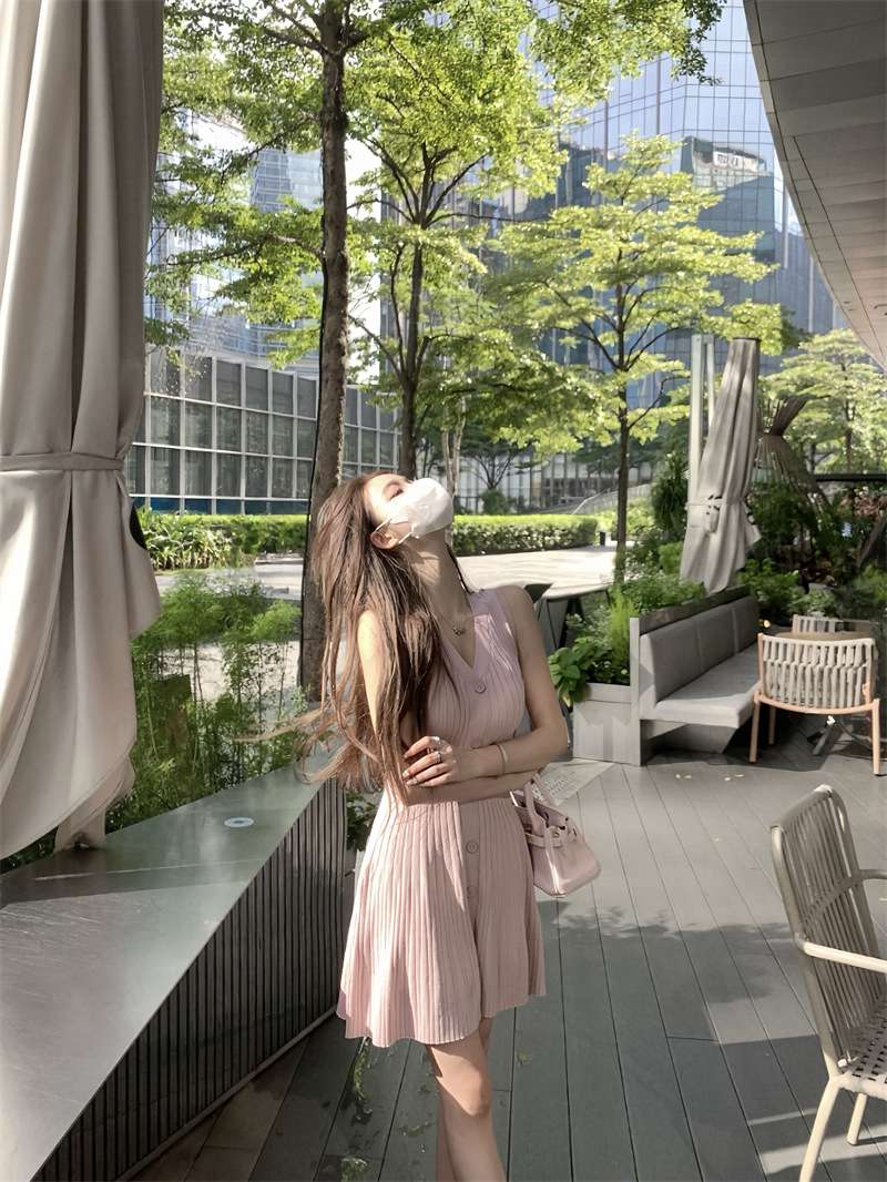 ミニワンピース フリル付きリブニットフレアワンピース