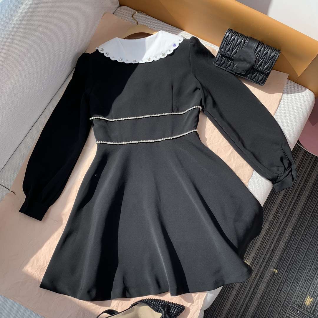 レース襟パール装飾フレアミニワンピース