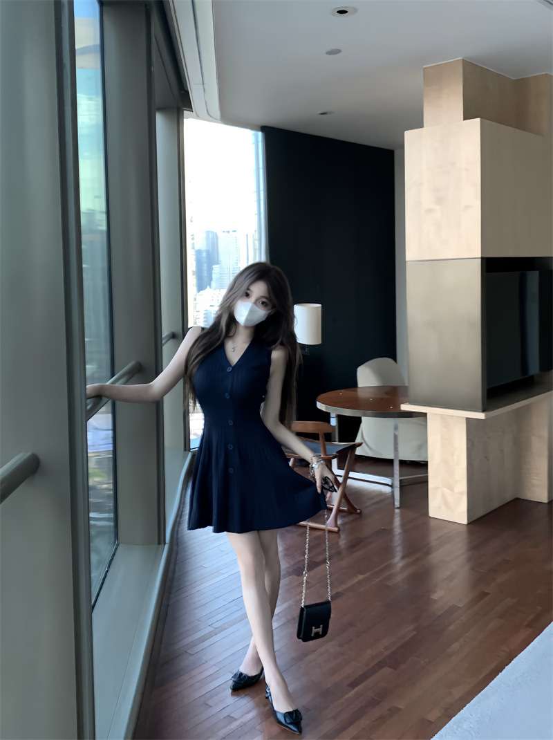 ミニワンピース フリル付きリブニットフレアワンピース