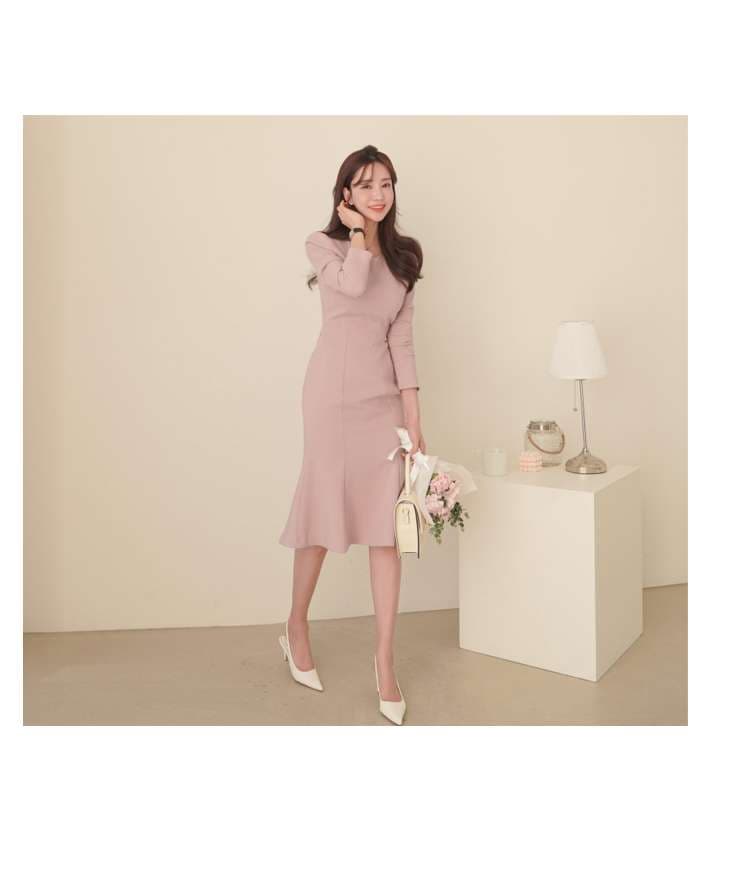 ミニワンピース マーメイドシルエットのフレアワンピース