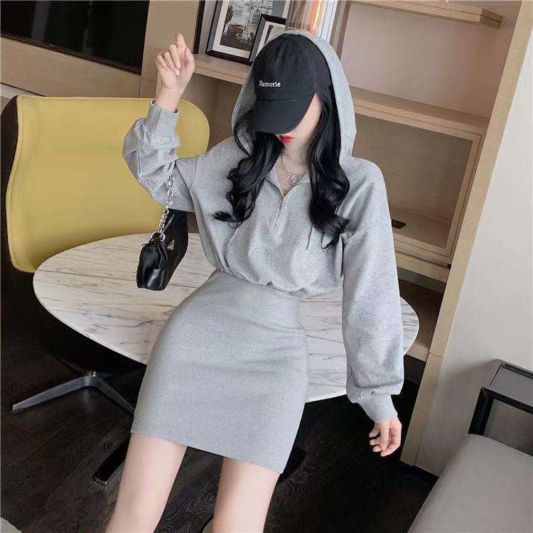 フード付きスリムパーカーミニワンピース