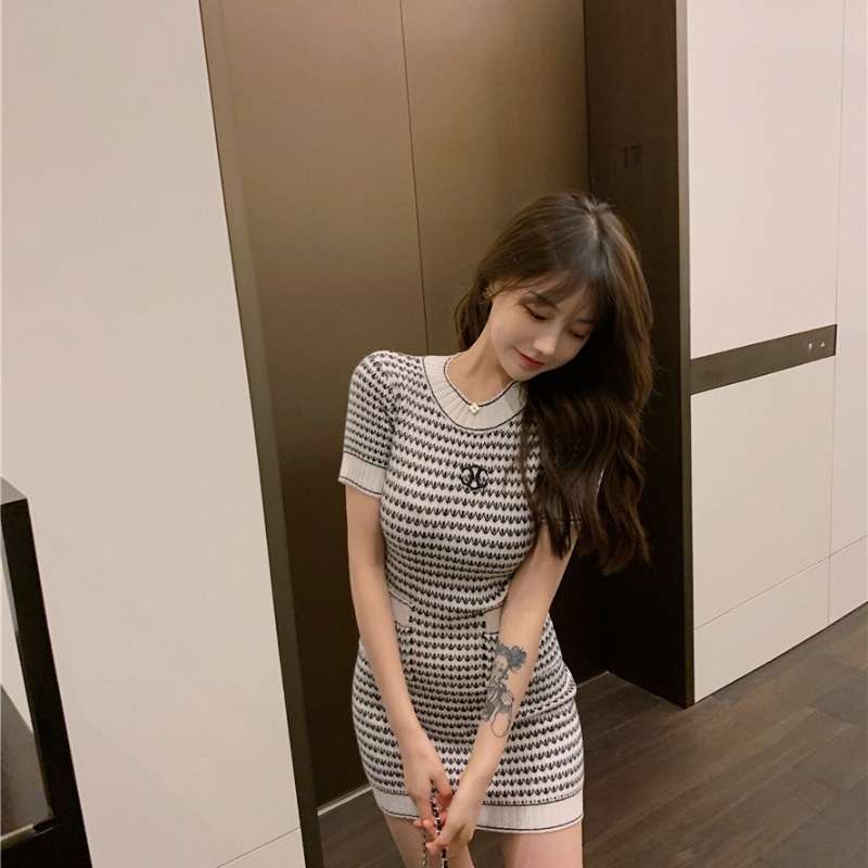 モダン千鳥格子ニットミニワンピース