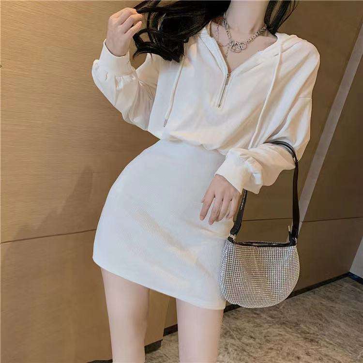 フード付きスリムパーカーミニワンピース