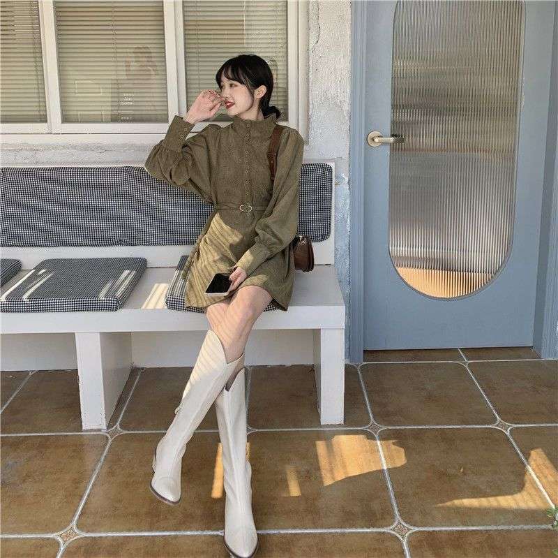 ゆったりシルエットのシャツミニワンピース