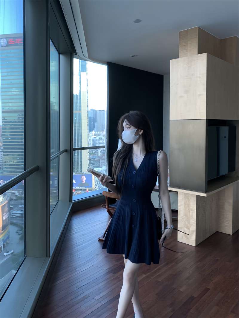 ミニワンピース フリル付きリブニットフレアワンピース