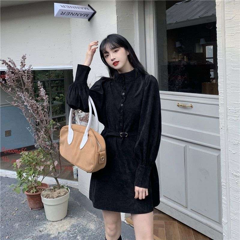 ゆったりシルエットのシャツミニワンピース