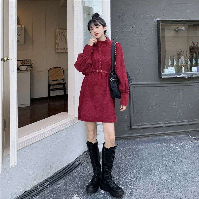 ゆったりシルエットのシャツミニワンピース