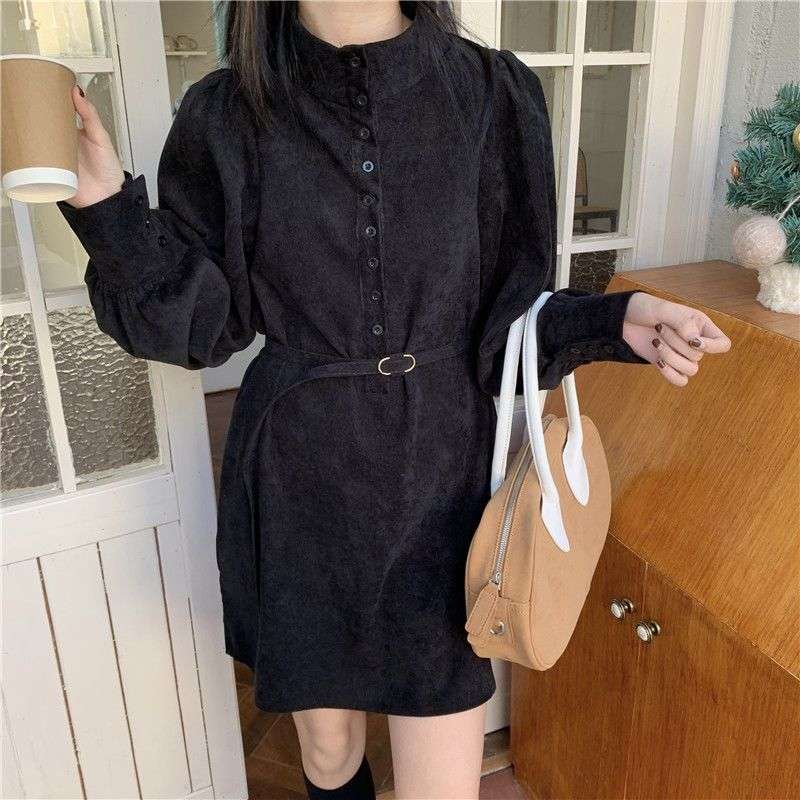 ゆったりシルエットのシャツミニワンピース