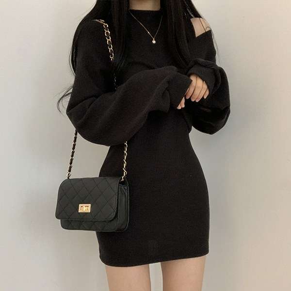 ミニワンピース 韓国風 肩出しニットワンピ