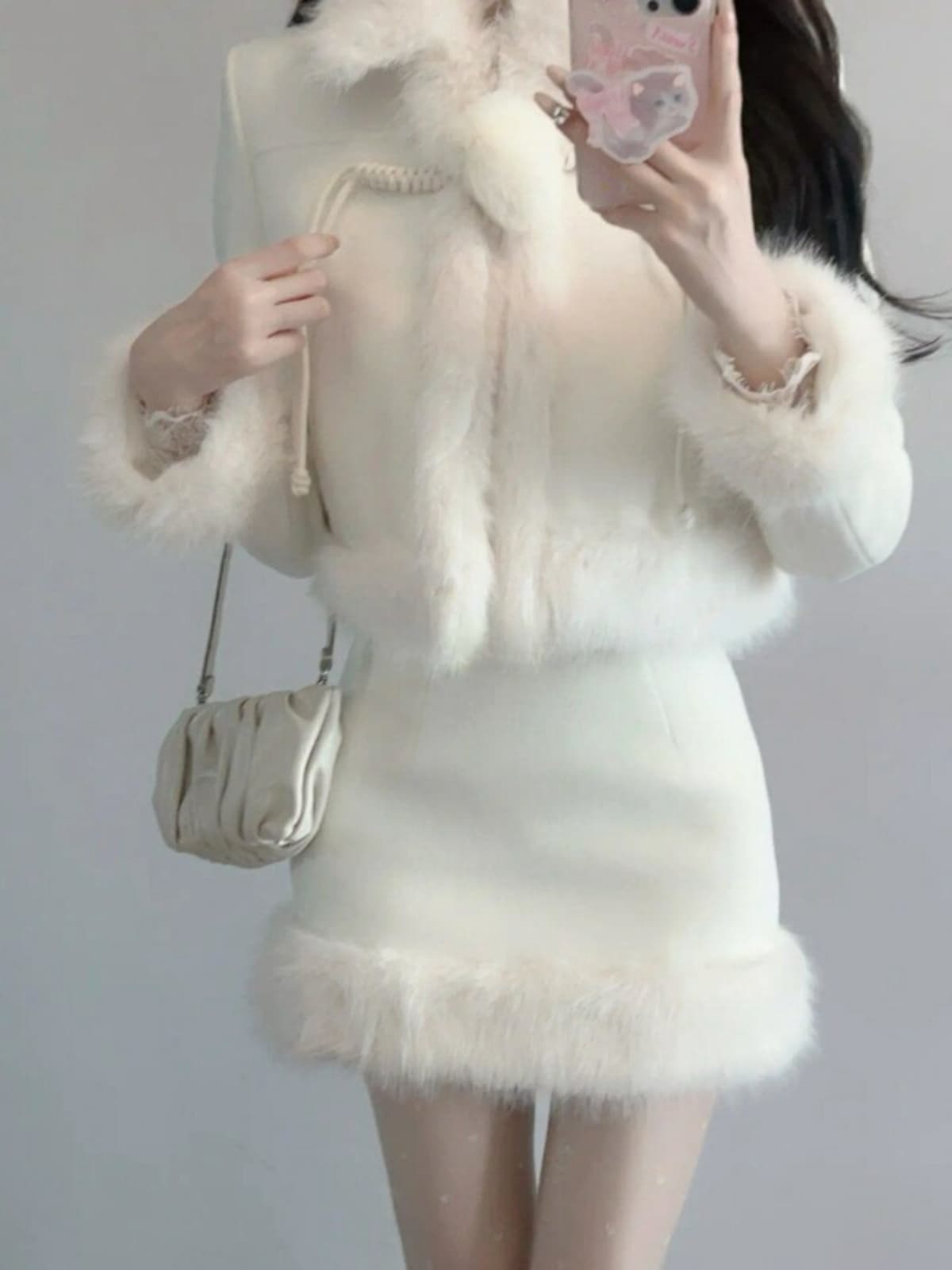 もこもこファー付きミニワンピース