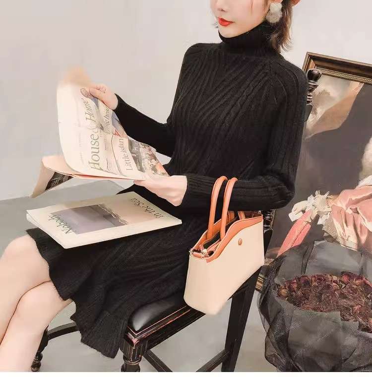 ミニワンピース タートルネックニットワンピース