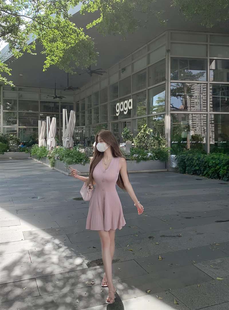 ミニワンピース フリル付きリブニットフレアワンピース