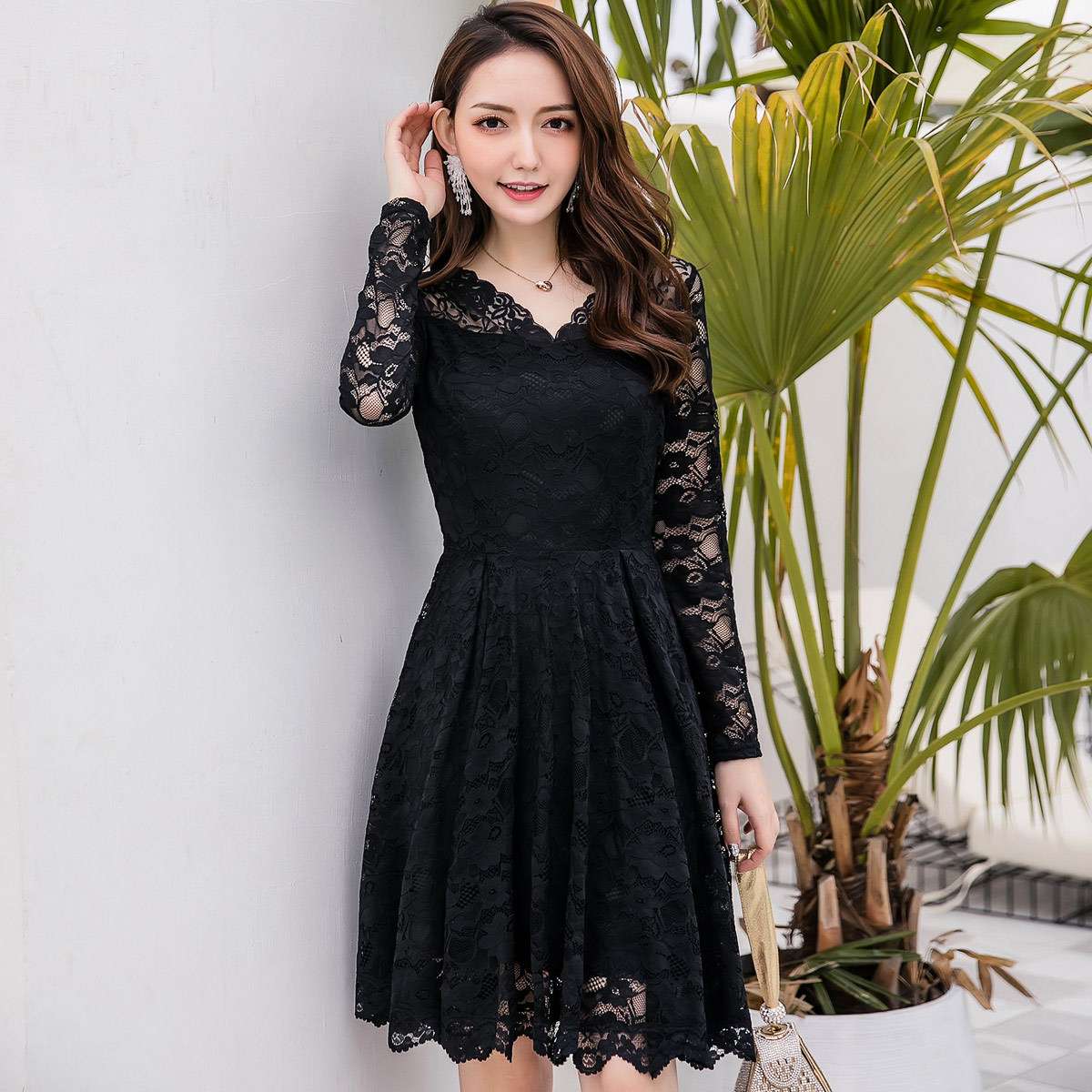 スカラップ　レースフレアミニワンピース