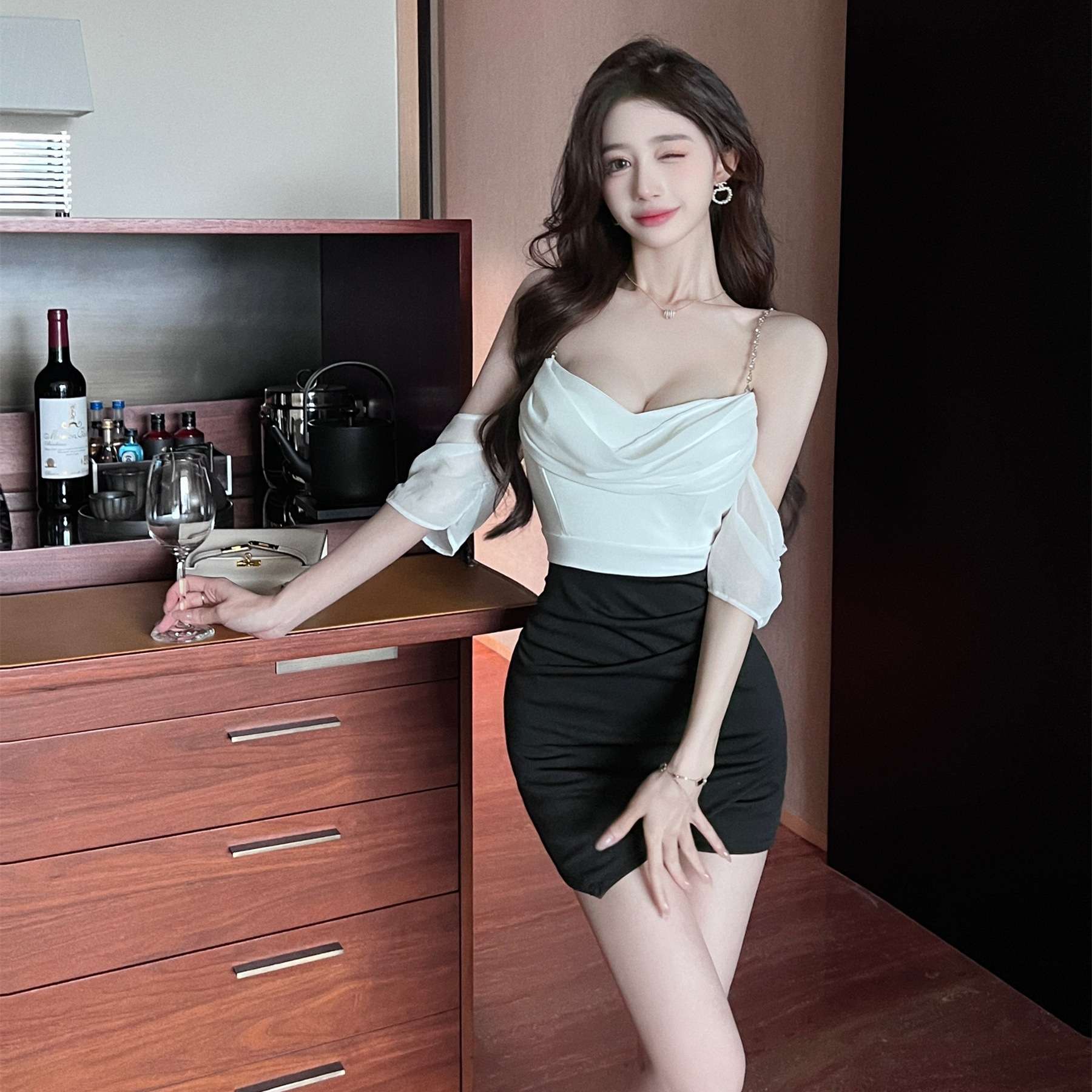 ミニワンピース オフショルダー デコルテ ミニドレス