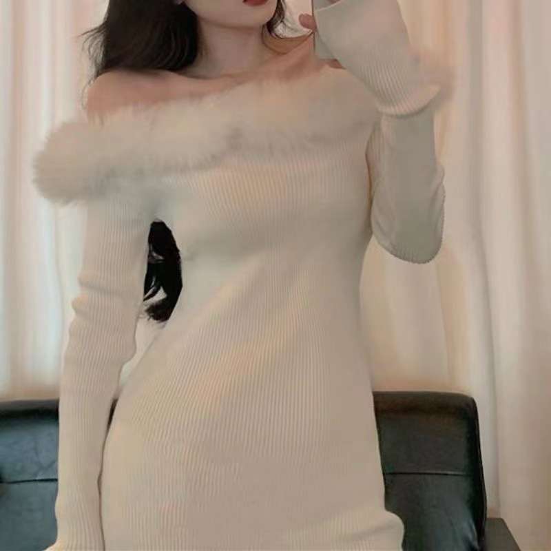 ミニワンピース オフショルダーファー付きニットミニワンピース