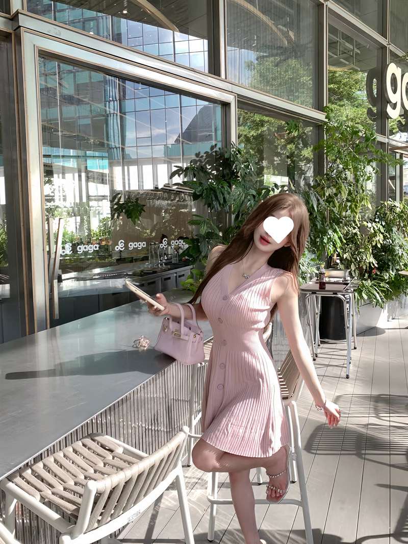 ミニワンピース フリル付きリブニットフレアワンピース