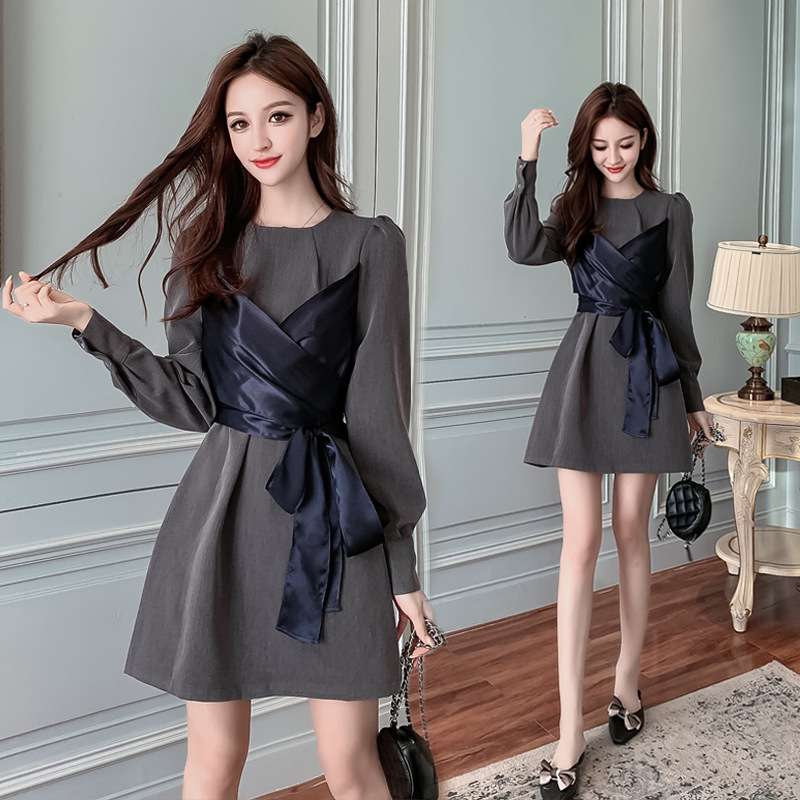 ミニワンピース リボン付きサイドフレアワンピース