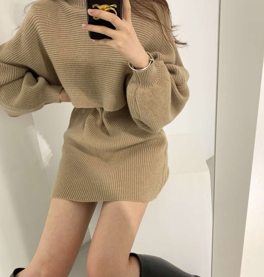 ふんわりパフスリーブ ニットミニワンピース