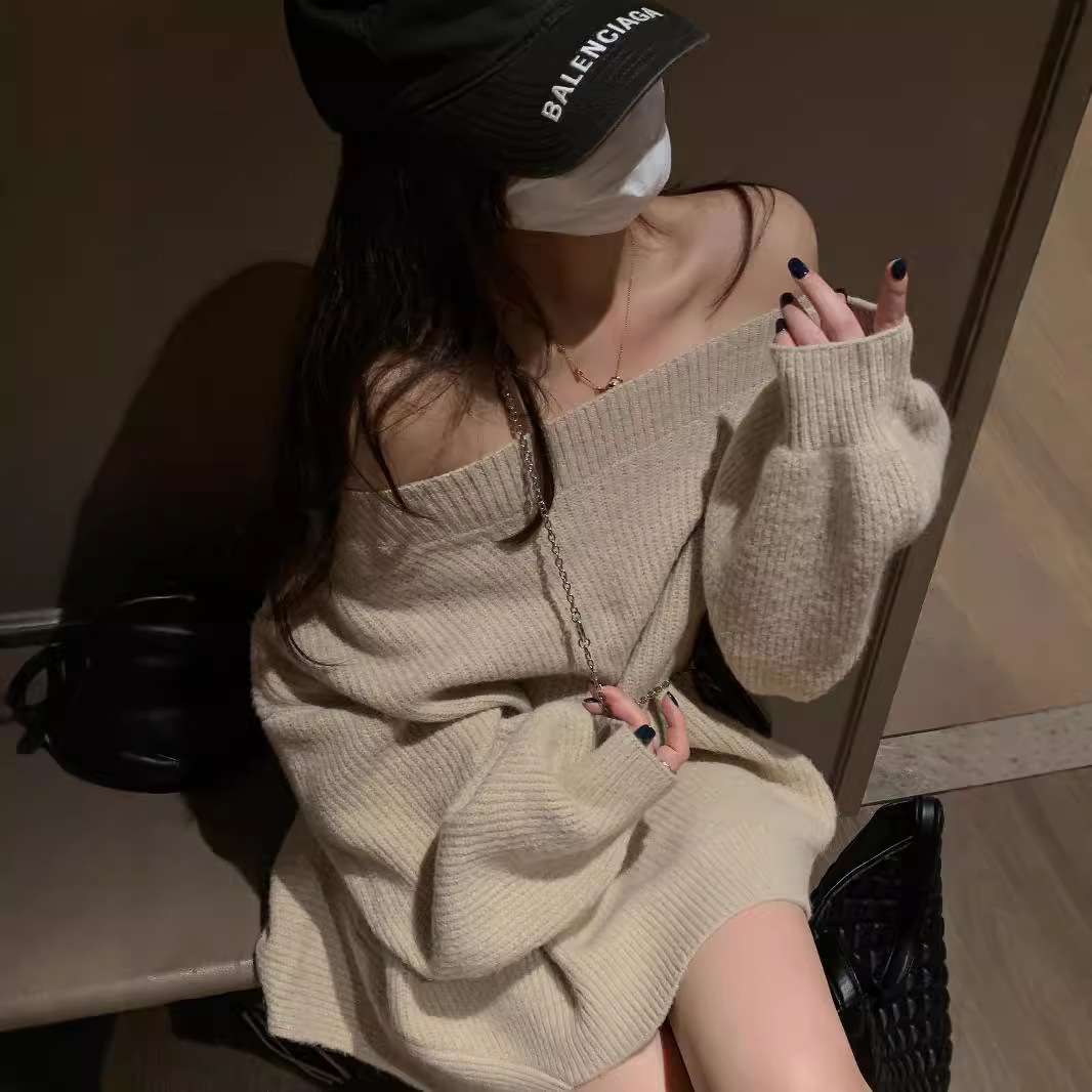 オフショルダー肩出しニットミニワンピース