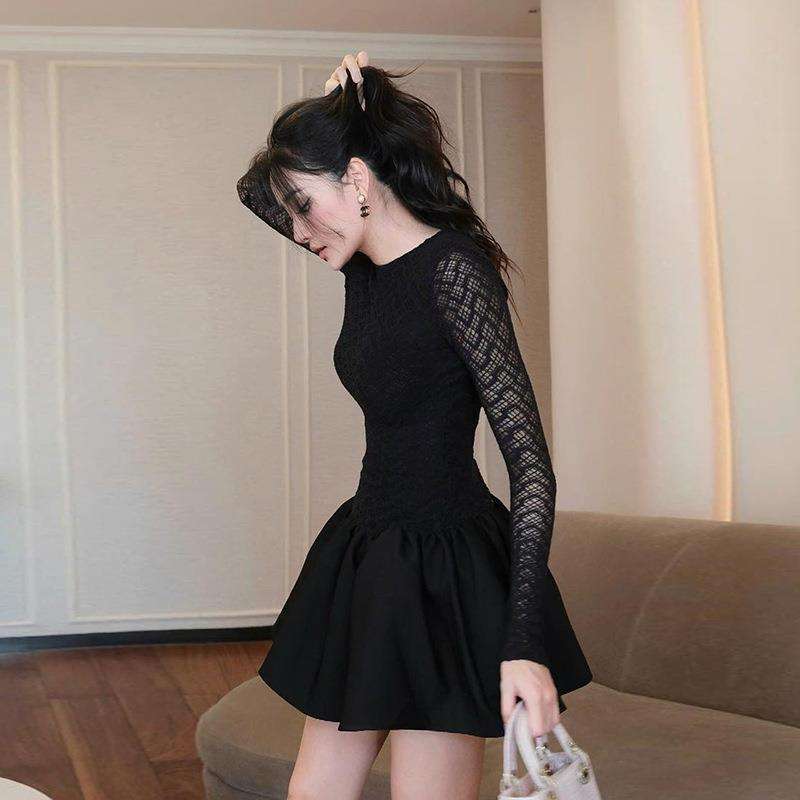 レース袖ミニフレアワンピース