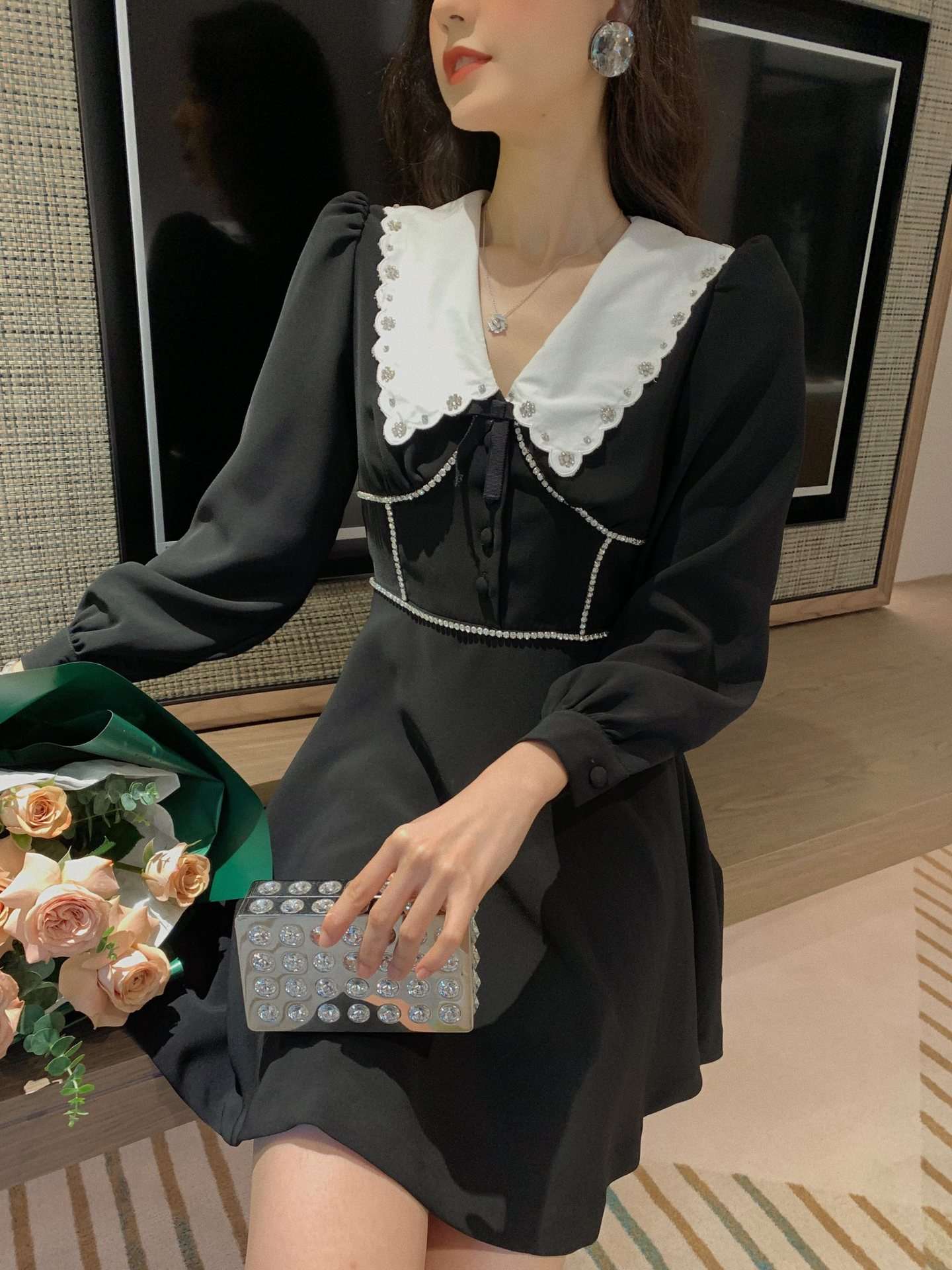 レース襟パール装飾フレアミニワンピース