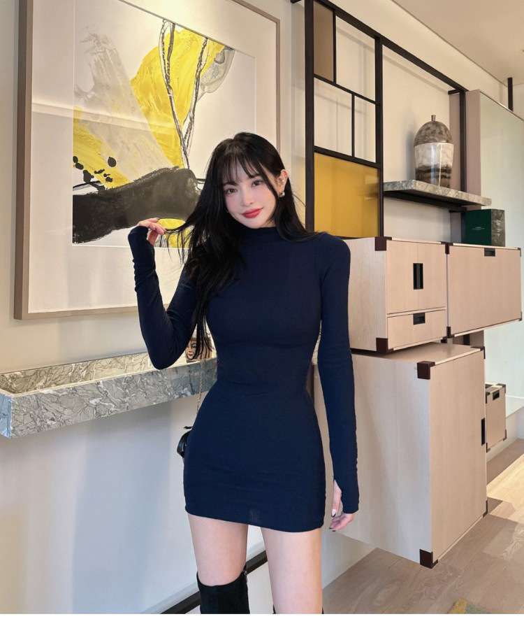 ミニワンピース シンプル美シルエット ハイネックタイトワンピ